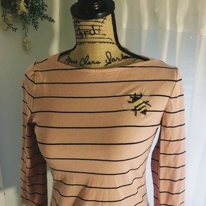 Striped quarter sleeve with bee embellishment